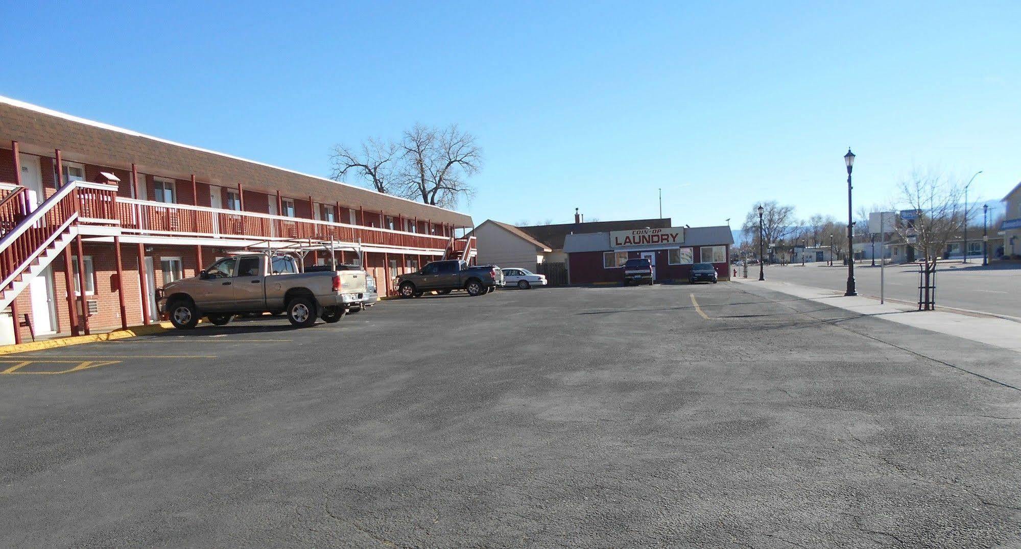 Super Saver Inn Sheridan Bagian luar foto